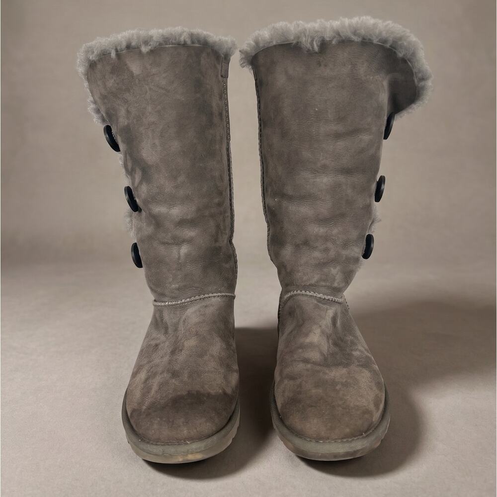 UGG Womens 9 Y2K Cottagecore Outdoors Sheepskin Bailey Button Triplet II Boot